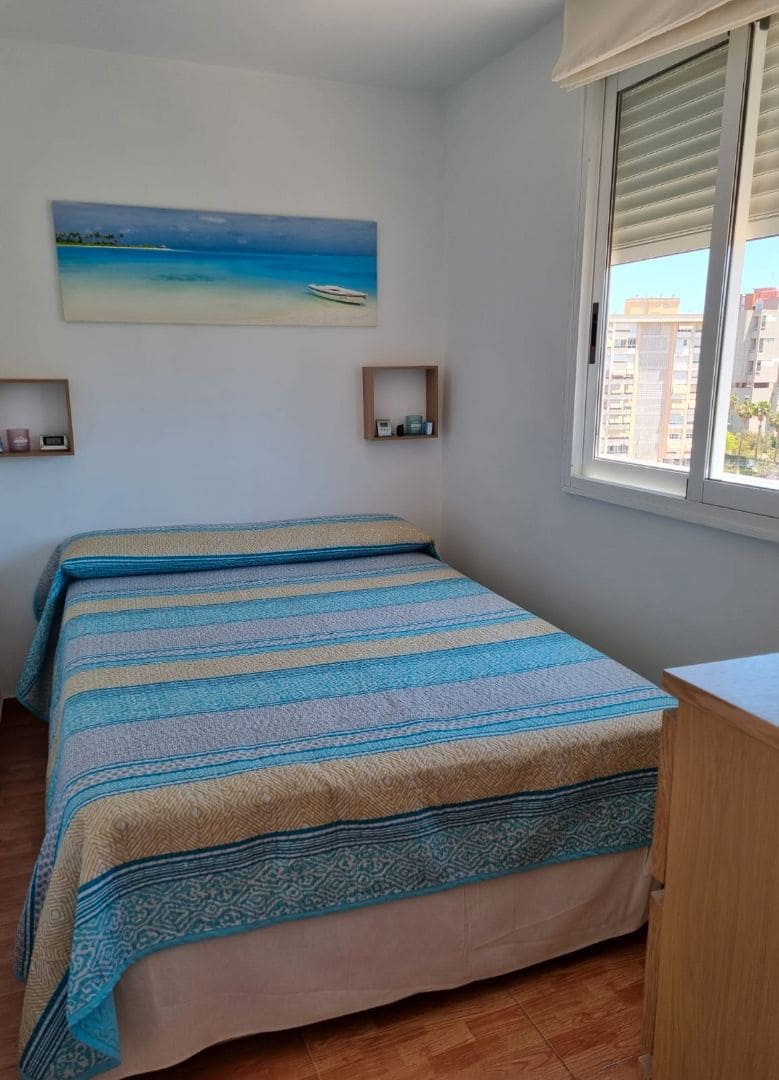 1 bedroom Flat for rent in Alicante / Alacant city with pool garage - € 825 (Ref: 9186499)