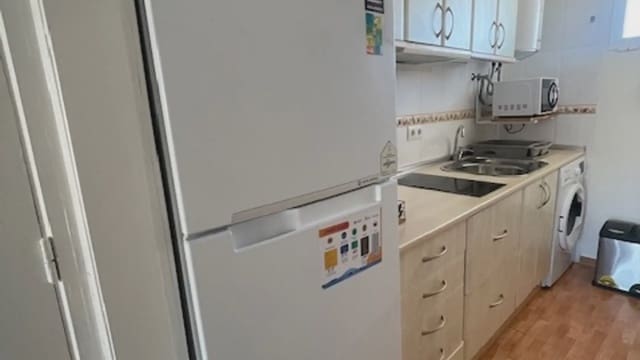 1 Zimmer Wohnung zu vermieten in Playa de San Juan, Alicante / Alacant Stadt mit Pool Garage - 825 € (Ref: 9186499)