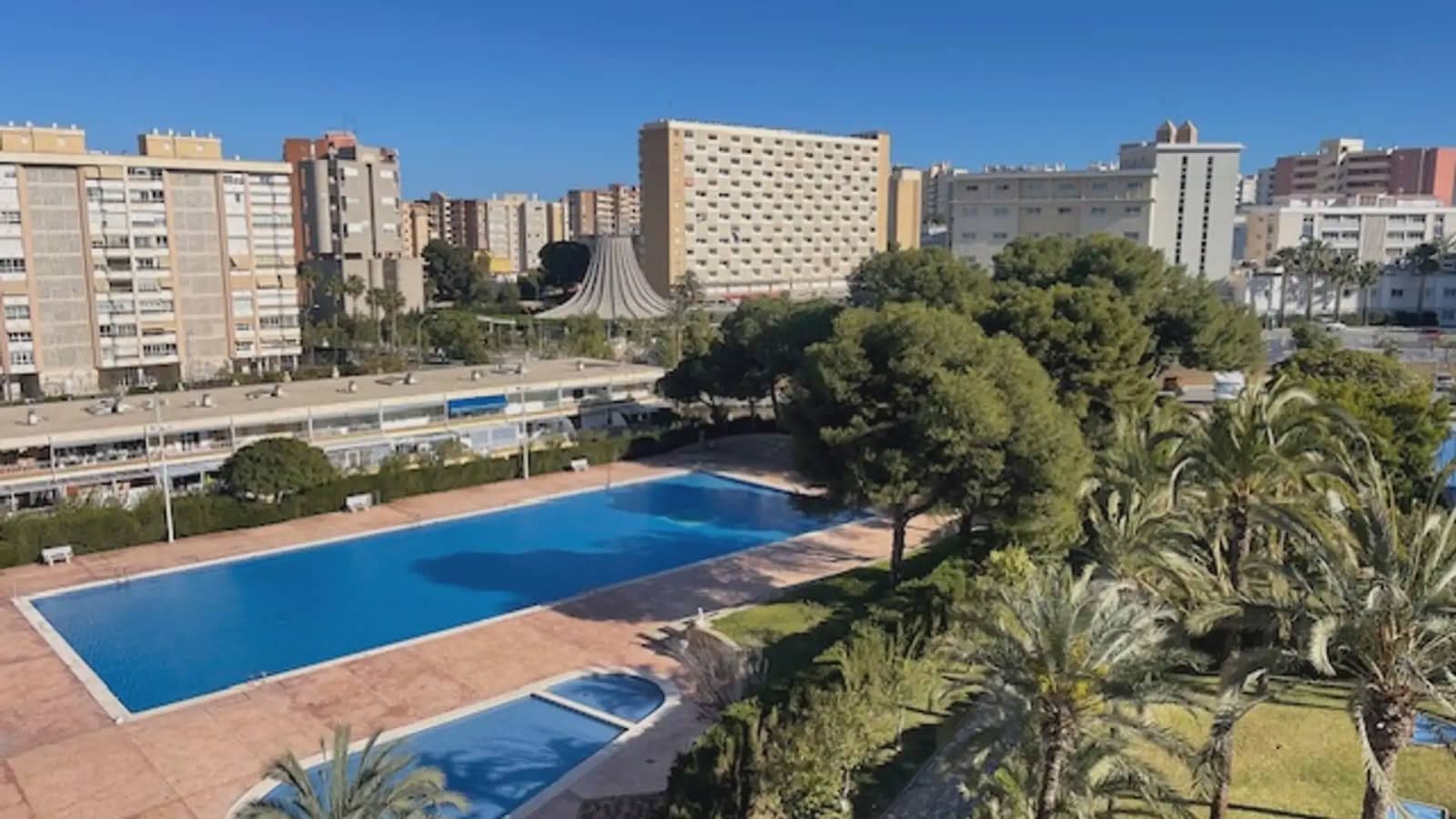 1 bedroom Flat for rent in Alicante / Alacant city with pool garage - € 825 (Ref: 9186499)