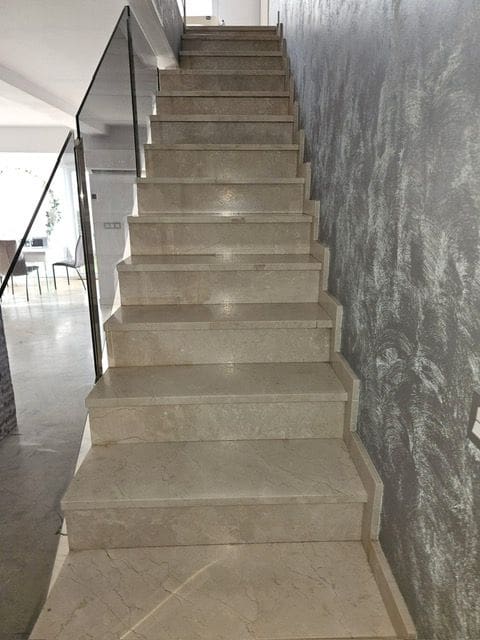 4 bedroom Villa for sale in Alicante / Alacant city with pool garage - € 295,000 (Ref: 9205755)