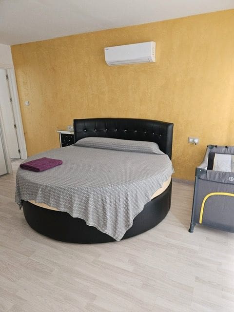 4 bedroom Villa for sale in Alicante / Alacant city with pool garage - € 295,000 (Ref: 9205755)