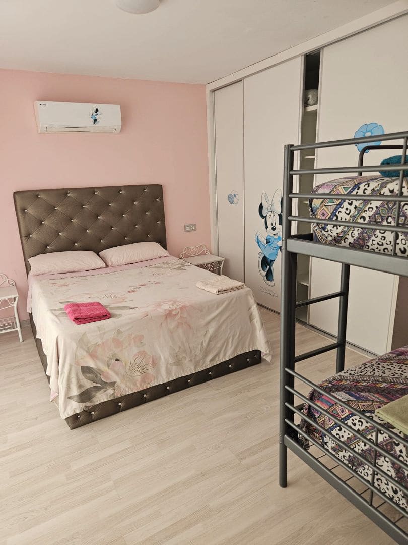 4 bedroom Villa for sale in Alicante / Alacant city with pool garage - € 295,000 (Ref: 9205755)