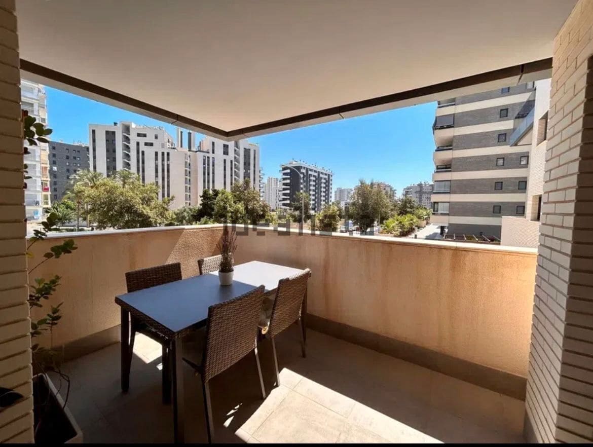 3 soverom Leilighet til leie i Alicante by med svømmebasseng garasje - € 1 600 (Ref: 9208002)