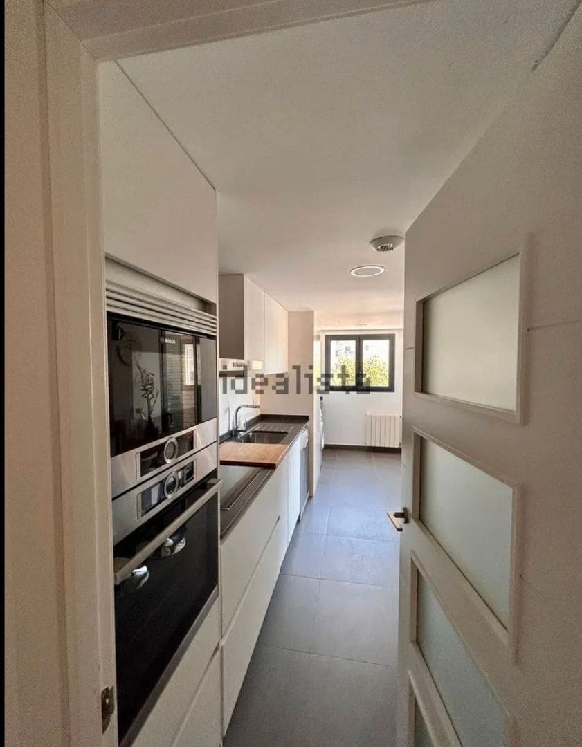 3 soverom Leilighet til leie i Alicante by med svømmebasseng garasje - € 1 600 (Ref: 9208002)