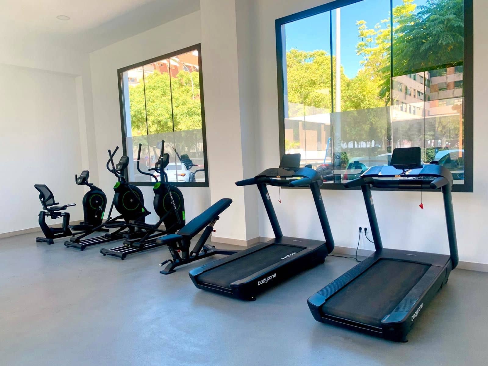 3 sypialnia Mieszkanie do wynajęcia w Miasto Alicante / Alacant z basenem garażem - 1 750 € (Ref: 9256625)