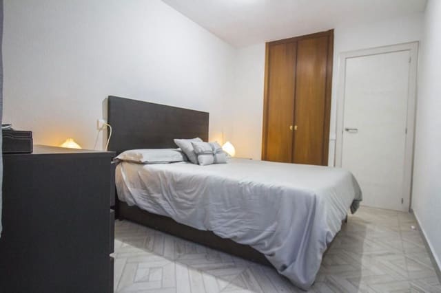 2 soveværelse Lejlighed til leje i Albufereta, Alicante by med swimmingpool garage - € 1.250 (Ref: 9269049)