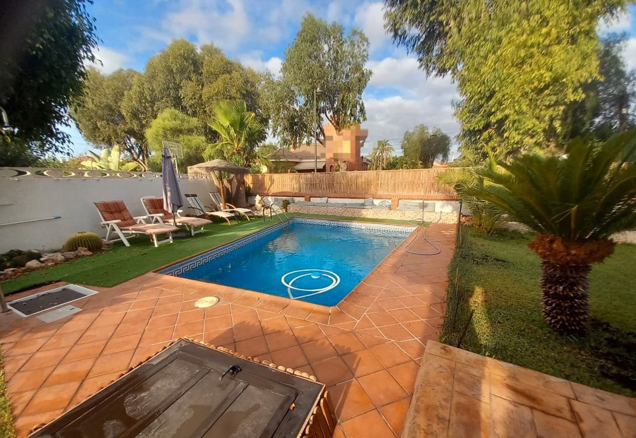 4 bedroom Villa for sale in San Vicente / Sant Vicent del Raspeig with pool garage - € 580,000 (Ref: 9280651)