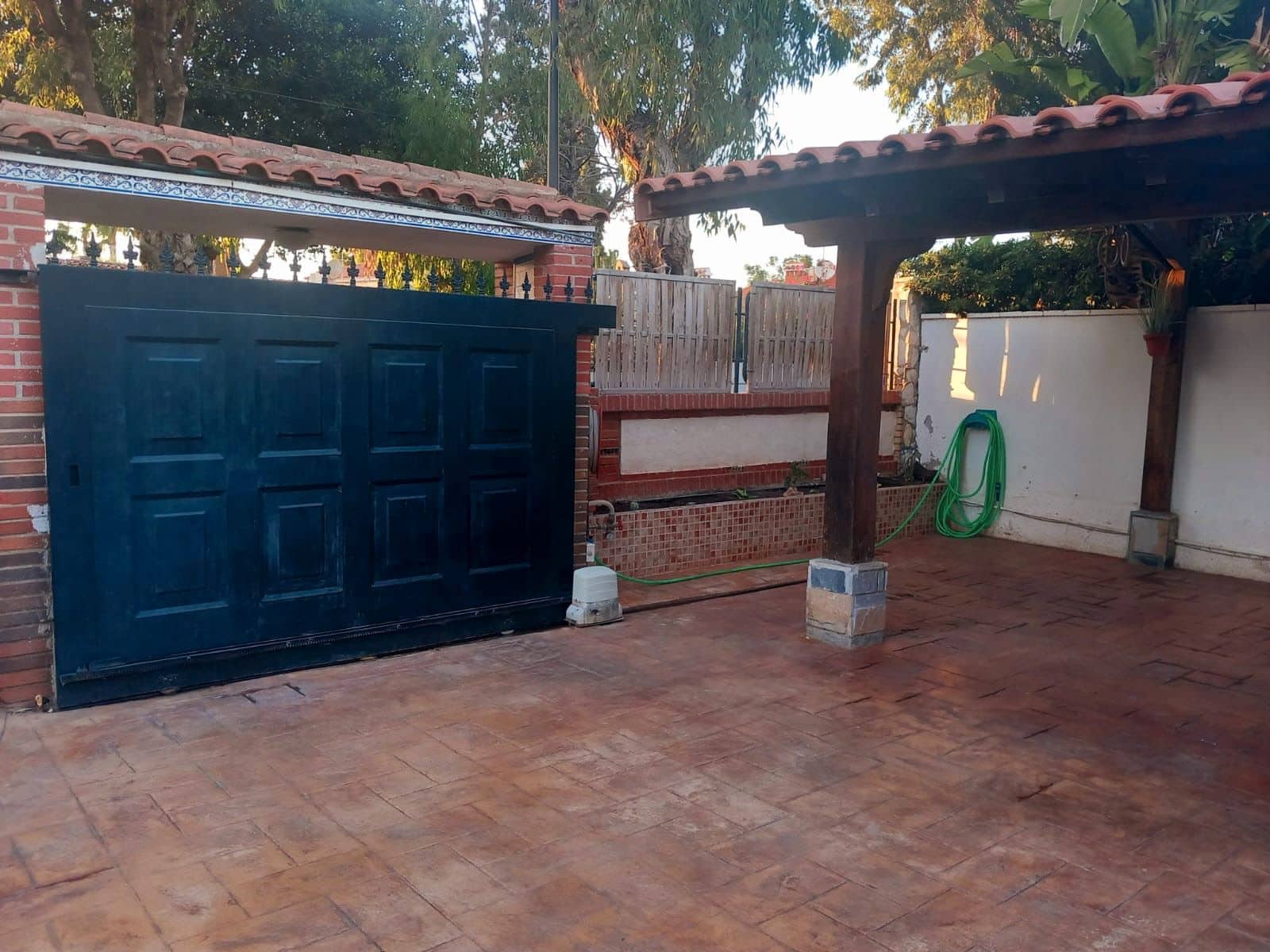 4 bedroom Villa for sale in San Vicente / Sant Vicent del Raspeig with pool garage - € 580,000 (Ref: 9280651)