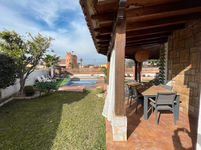 4 camera da letto Villa in vendita in San Vicente / Sant Vicent del Raspeig con piscina garage - 580.000 € (Rif: 9280651)