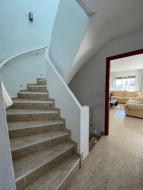 Casa de 3 habitaciones en Alicante / Alacant ciudad en alquiler con piscina garaje - 1.850 € (Ref: 9283572)