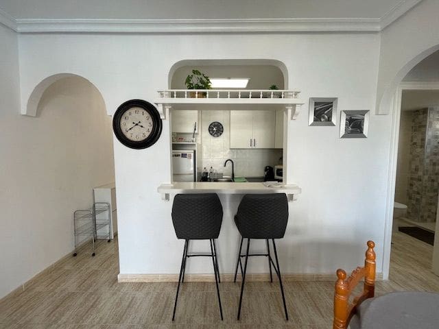 1 soveværelse Lejlighed til leje i Elche / Elx med swimmingpool - € 800 (Ref: 9283968)