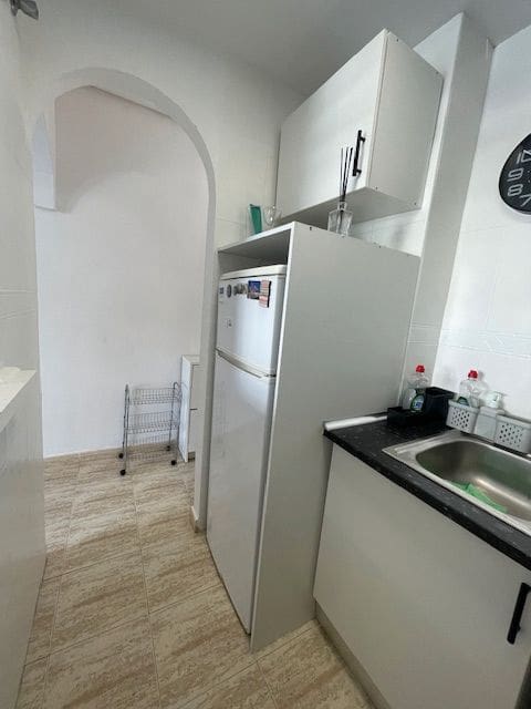 1 soveværelse Lejlighed til leje i Elche / Elx med swimmingpool - € 800 (Ref: 9283968)