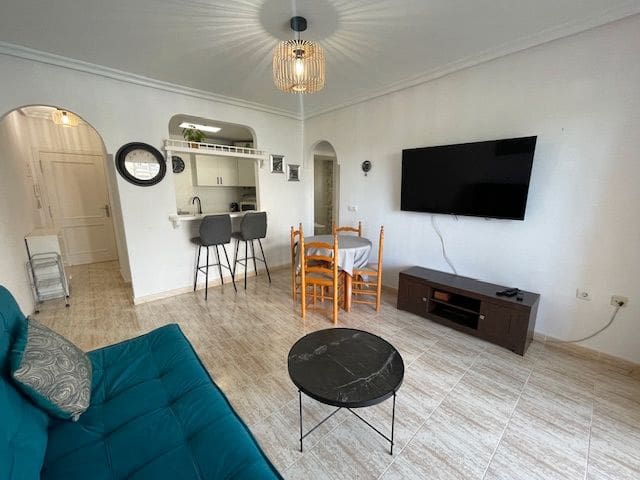 1 soveværelse Lejlighed til leje i Elche / Elx med swimmingpool - € 800 (Ref: 9283968)