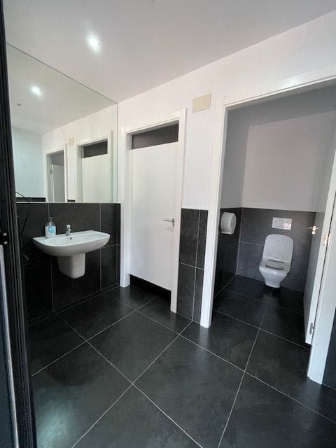 3 soverom Leilighet til leie i Alicante by med svømmebasseng garasje - € 2 100 (Ref: 9294090)