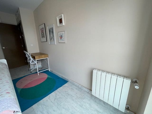 3 soverom Leilighet til leie i Alicante by med svømmebasseng garasje - € 2 100 (Ref: 9294090)