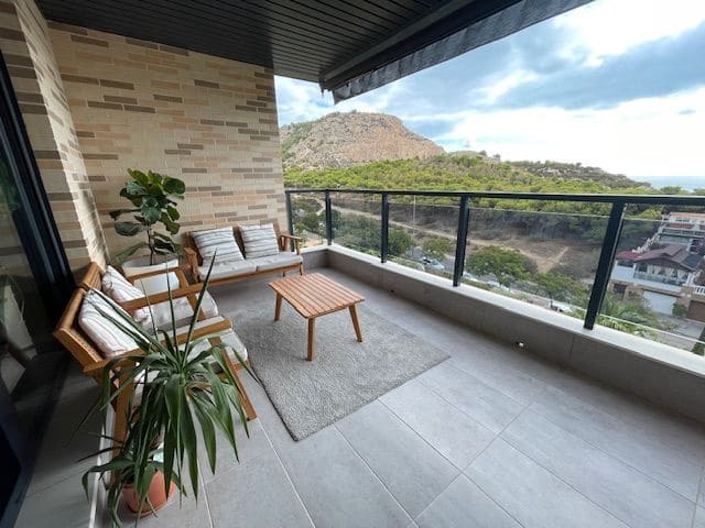 3 sypialnia Mieszkanie do wynajęcia w Goteta, Miasto Alicante / Alacant z basenem garażem - 2 100 € (Ref: 9294090)