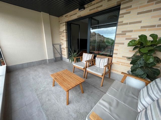 3 sypialnia Mieszkanie do wynajęcia w Goteta, Miasto Alicante / Alacant z basenem garażem - 2 100 € (Ref: 9294090)