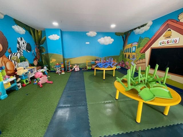 3 soverom Leilighet til leie i Alicante by med svømmebasseng garasje - € 2 100 (Ref: 9294090)