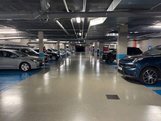 3 soverom Leilighet til leie i Alicante by med svømmebasseng garasje - € 2 100 (Ref: 9294090)