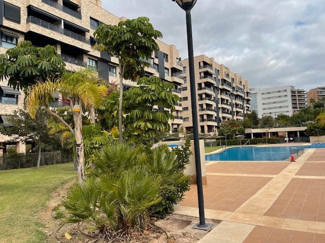 3 soverom Leilighet til leie i Alicante by med svømmebasseng garasje - € 2 100 (Ref: 9294090)