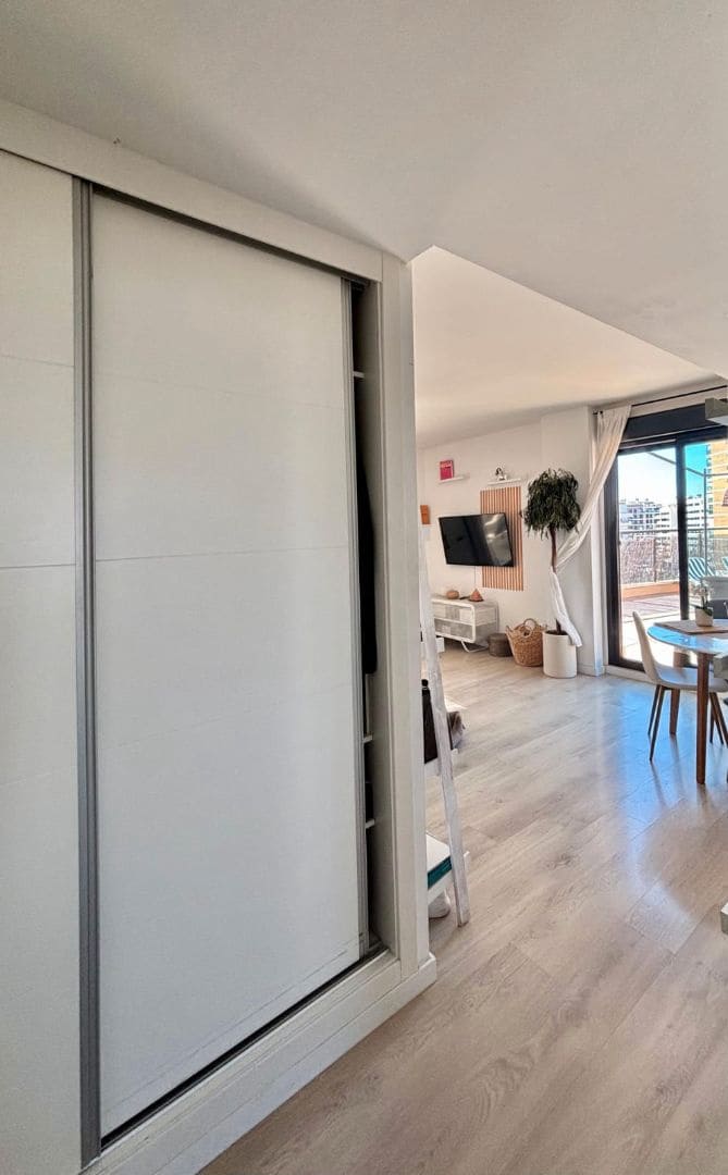1 soveværelse Penthouse til leje i Alicante by med swimmingpool garage - € 1.400 (Ref: 9296527)