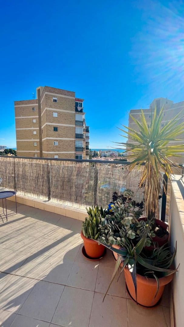 1 soveværelse Penthouse til leje i Alicante by med swimmingpool garage - € 1.400 (Ref: 9296527)