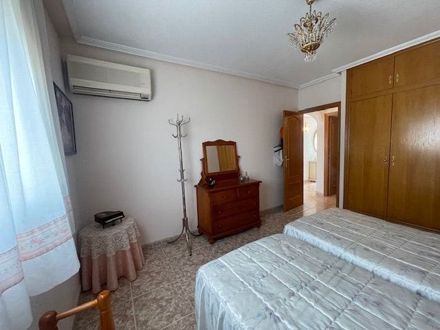 6 quarto Moradia para venda em Elche / Elx com piscina garagem - 519 000 € (Ref: 9302840)