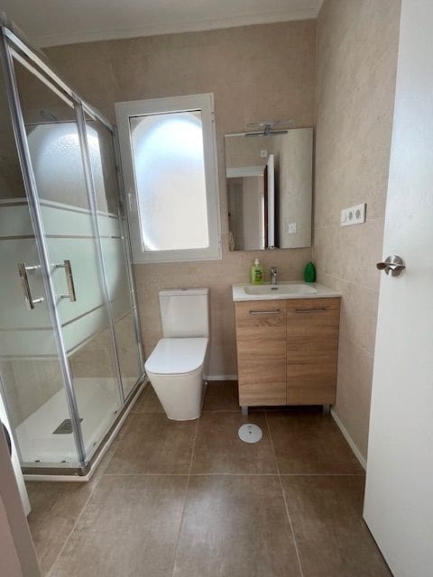 3 slaapkamer Huis te huur in El Campello met zwembad garage - € 1.250 (Ref: 9319980)