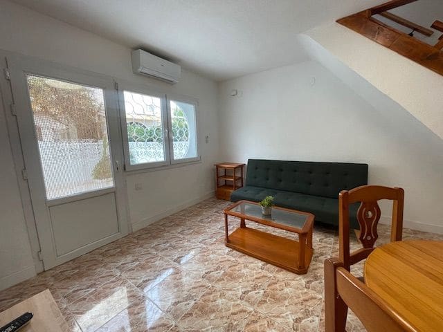 3 bedroom Townhouse for rent in El Campello with pool garage - € 1,250 (Ref: 9319980)