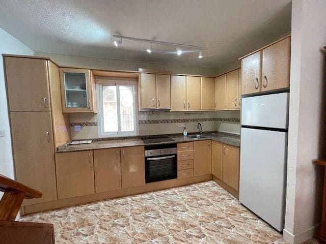 3 sypialnia Dom do wynajęcia w El Campello z basenem garażem - 1 100 € (Ref: 9319980)