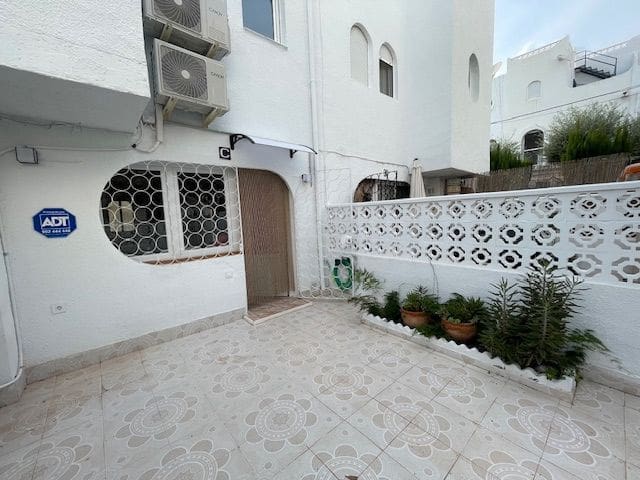 3 bedroom Townhouse for rent in El Campello with pool garage - € 1,250 (Ref: 9319980)