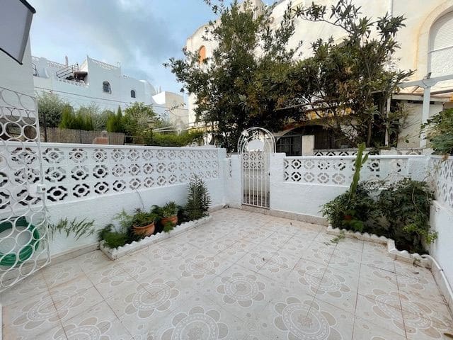 3 bedroom Townhouse for rent in El Campello with pool garage - € 1,250 (Ref: 9319980)