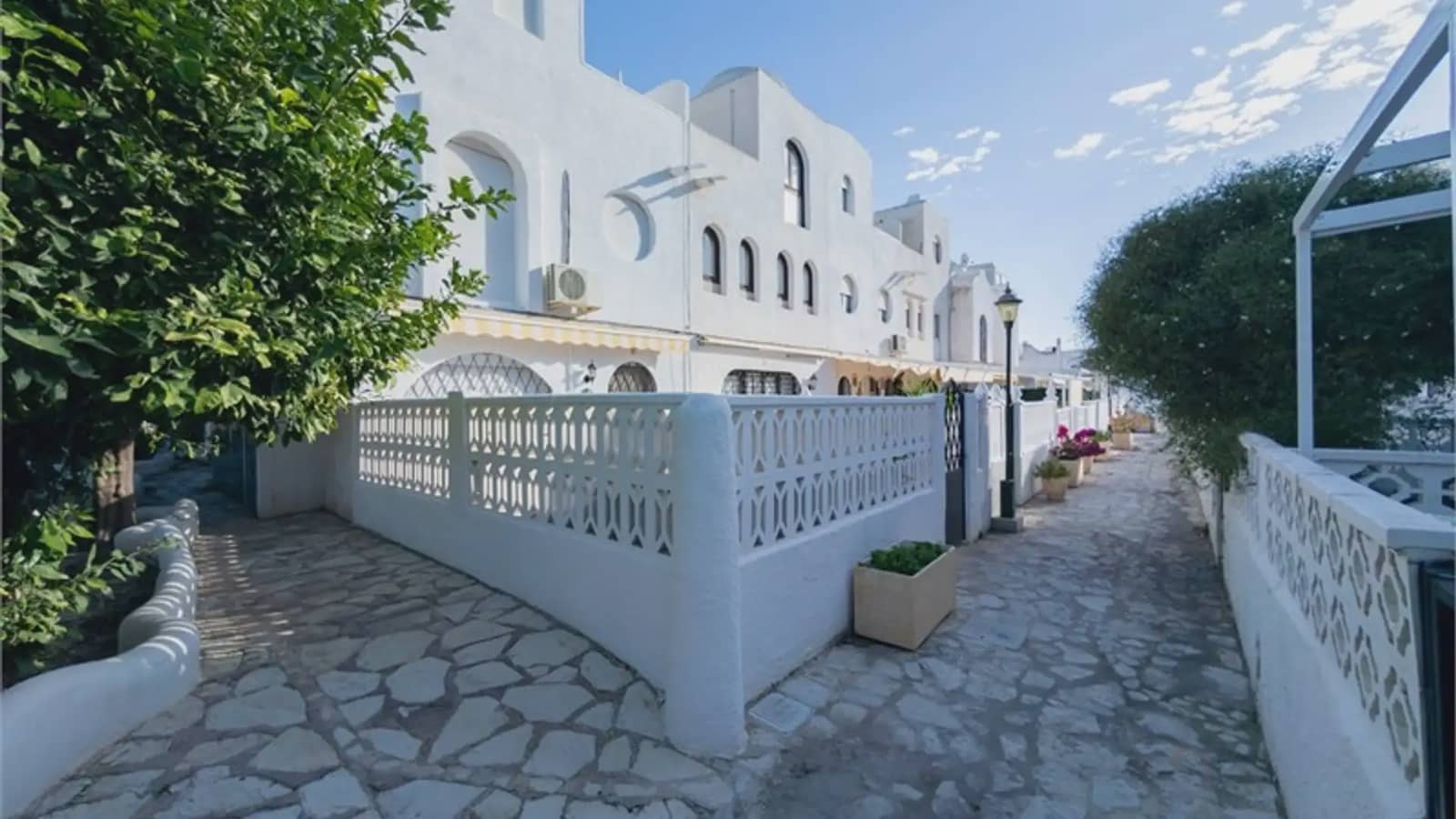 3 bedroom Townhouse for rent in El Campello with pool garage - € 1,400 (Ref: 9319980)