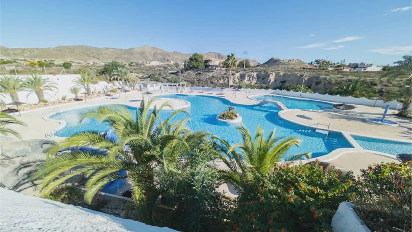 3 bedroom Townhouse for rent in El Campello with pool garage - € 1,400 (Ref: 9319980)