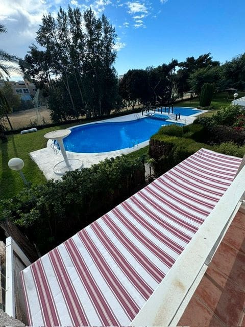 5 Zimmer Haus zu vermieten in Alicante / Alacant Stadt mit Pool Garage - 2.100 € (Ref: 9334232)