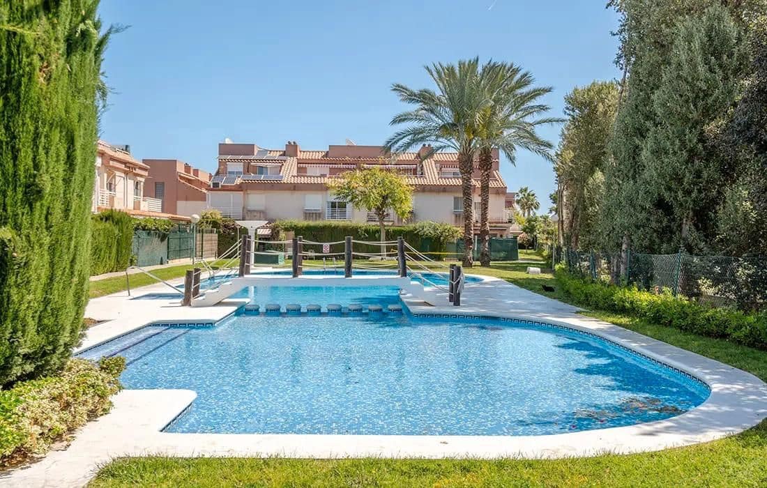 5 Zimmer Haus zu vermieten in Alicante / Alacant Stadt mit Pool Garage - 2.100 € (Ref: 9334232)