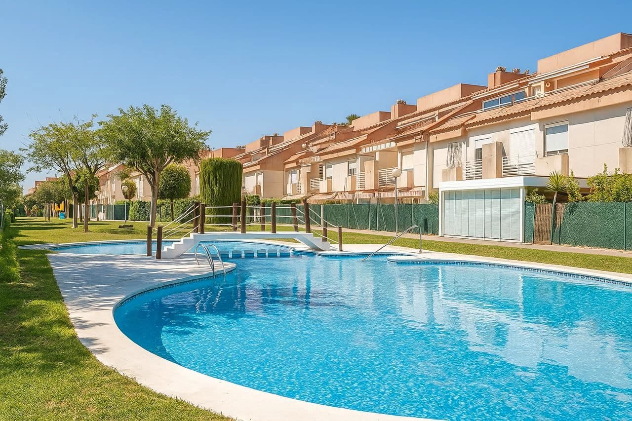 5 Zimmer Haus zu vermieten in Alicante / Alacant Stadt mit Pool Garage - 2.100 € (Ref: 9334232)