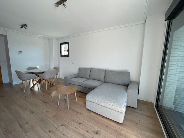 Appartement de 2 chambres à louer à PAU, Alicante ville avec piscine garage - 1 550 € (Ref: 9346541)