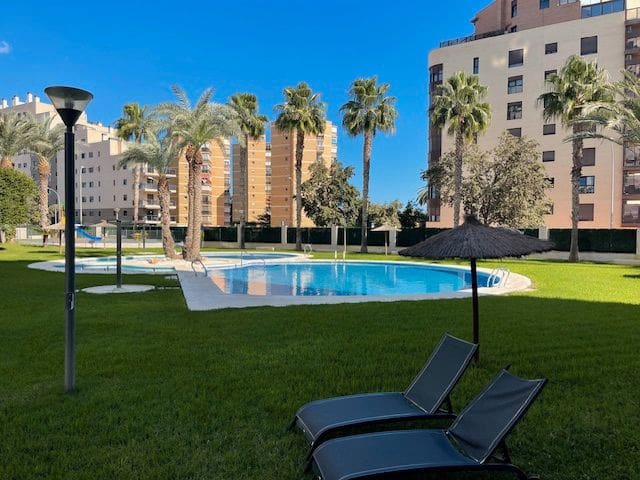 Appartement de 2 chambres à louer à Alicante ville avec piscine garage - 1 550 € (Ref: 9346541)