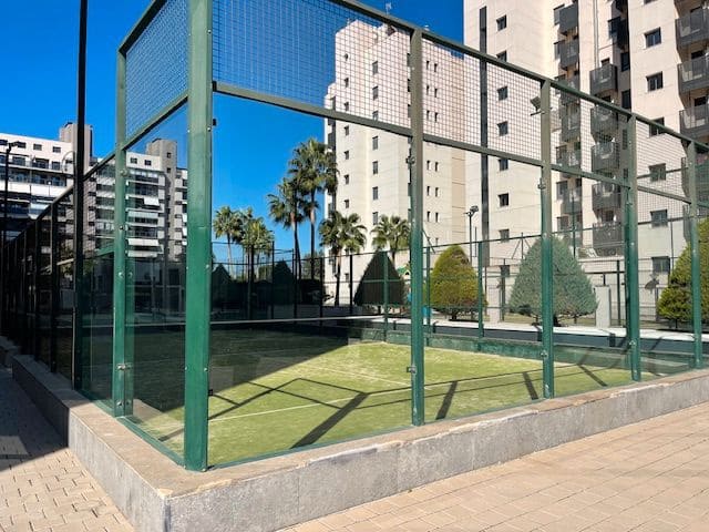 Appartement de 2 chambres à louer à Alicante ville avec piscine garage - 1 550 € (Ref: 9346541)