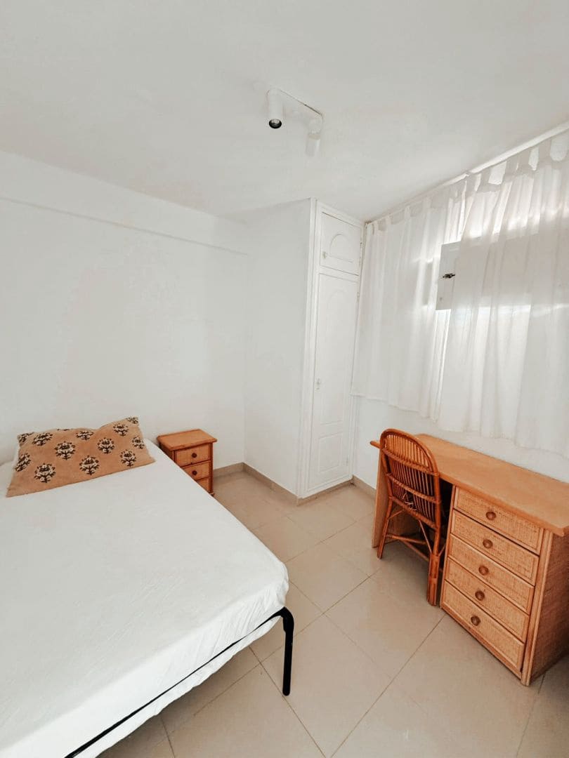 Piso de 3 habitaciones en Alicante / Alacant ciudad en alquiler con garaje - 1.200 € (Ref: 9353006)