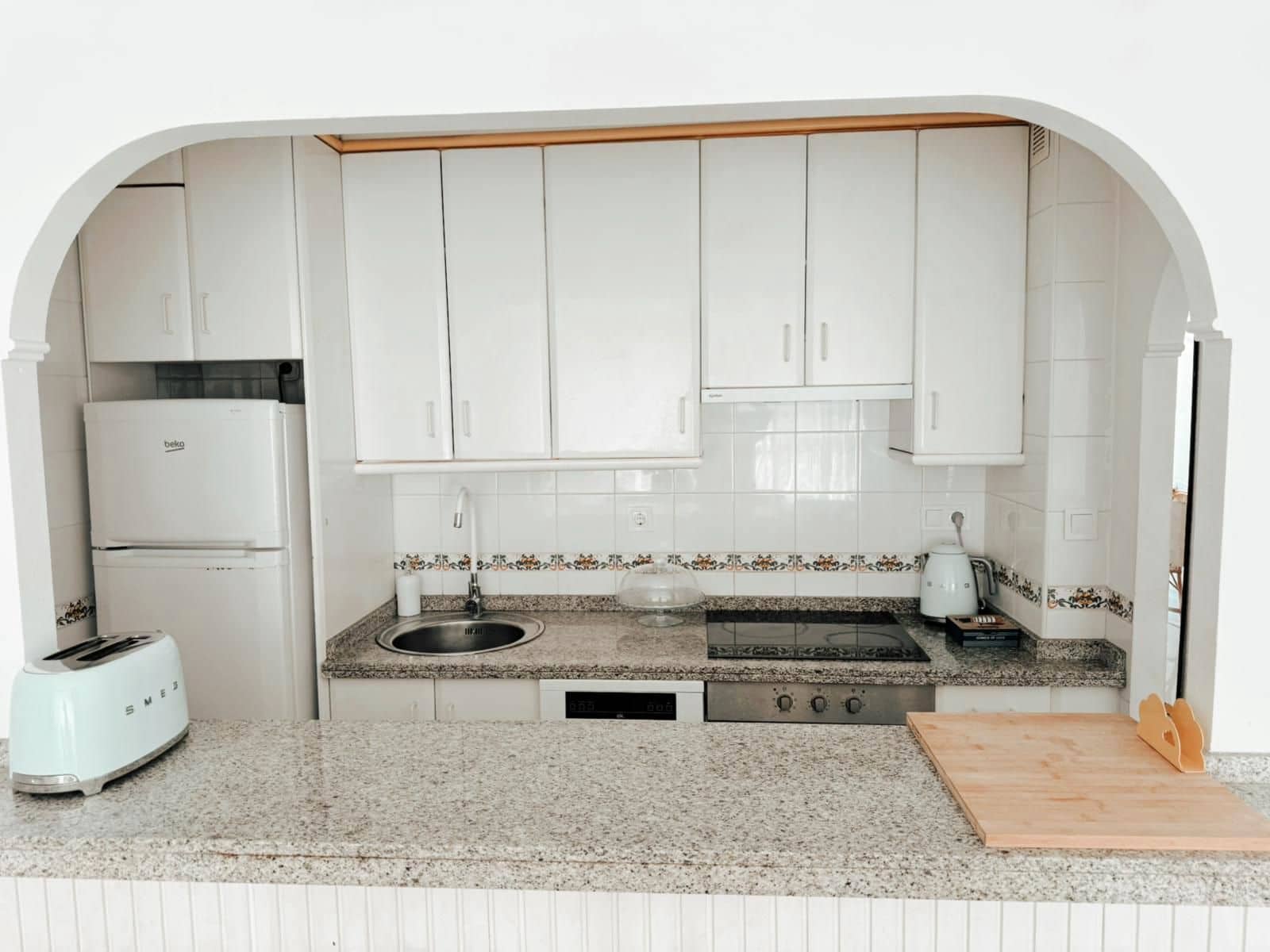 Piso de 3 habitaciones en Alicante / Alacant ciudad en alquiler con garaje - 1.200 € (Ref: 9353006)