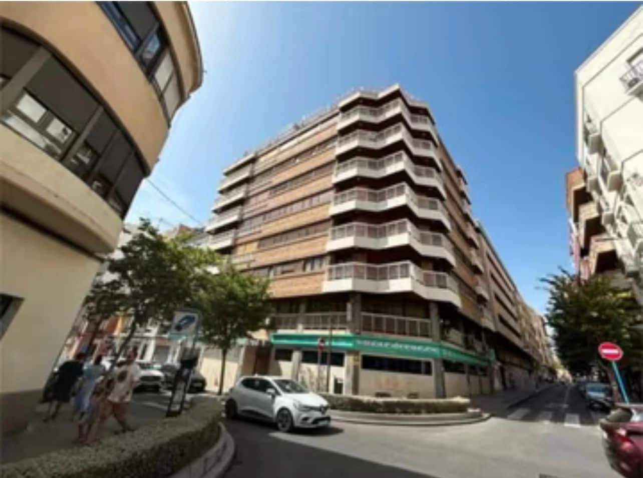 6 bedroom Flat for sale in Alicante / Alacant city - € 565,000 (Ref: 9503327)