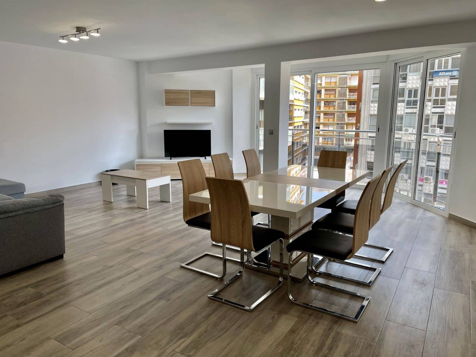 3 makuuhuone Asunto vuokrattavana paikassa Alicante kaupunki - 1 300 € (Ref: 9503328)