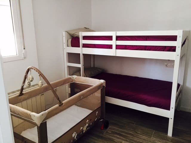 2 bedroom Flat for rent in Cabo de las Huertas, Alicante / Alacant city with pool garage - € 1,250 (Ref: 9503329)