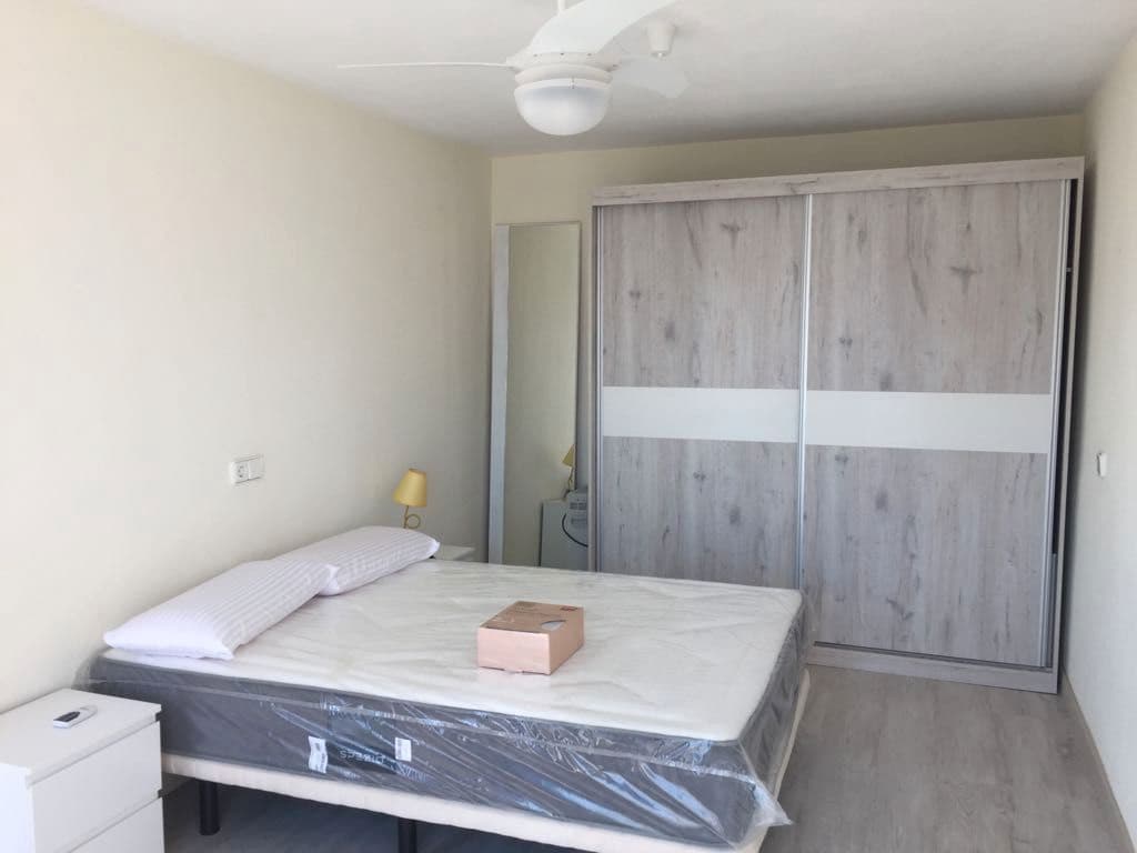 1 bedroom Flat for rent in Alicante / Alacant city with pool garage - € 990 (Ref: 9503335)