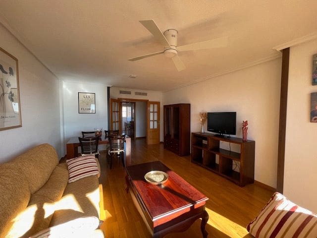 2 bedroom Flat for rent in Alicante / Alacant city with pool garage - € 1,200 (Ref: 9503337)