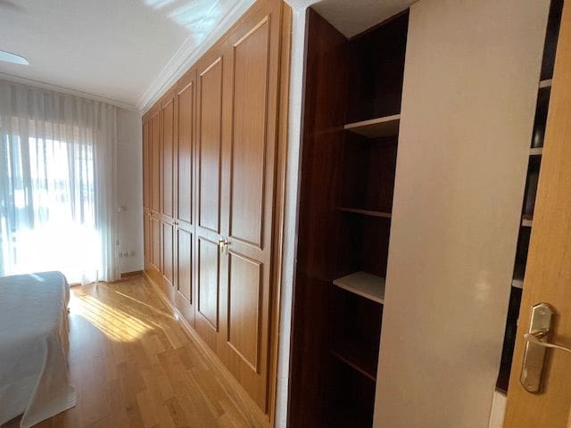 2 bedroom Flat for rent in Alicante / Alacant city with pool garage - € 1,200 (Ref: 9503337)