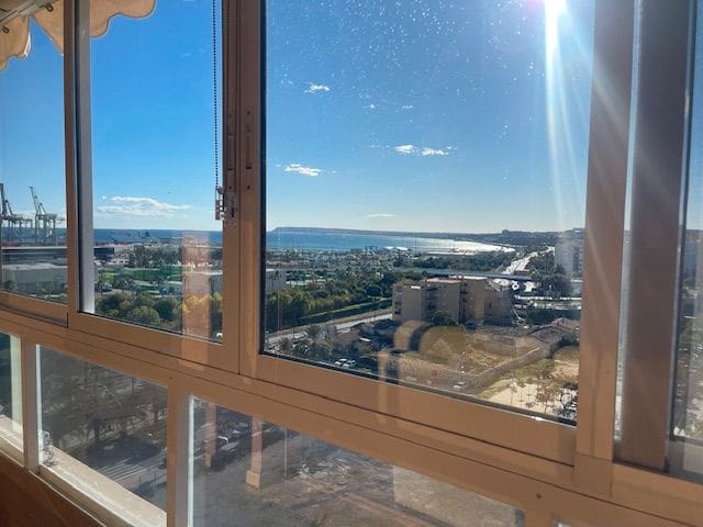 2 bedroom Flat for rent in Alicante / Alacant city with pool garage - € 1,200 (Ref: 9503337)