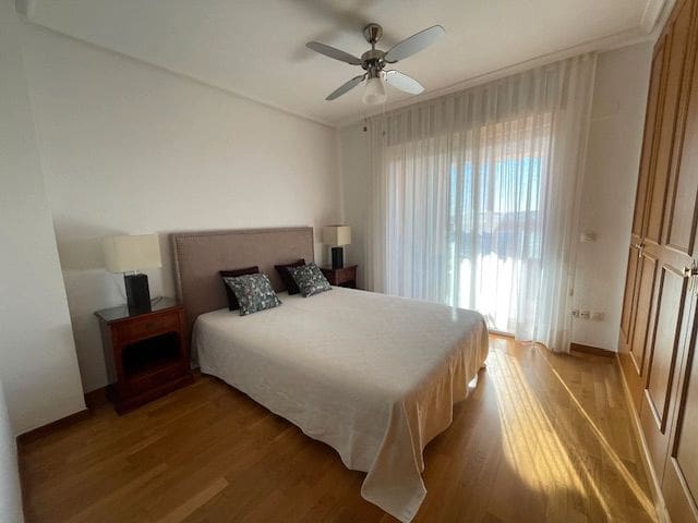 2 bedroom Flat for rent in Alicante / Alacant city with pool garage - € 1,200 (Ref: 9503337)